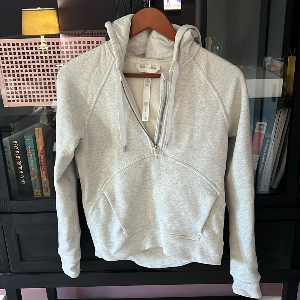 Lululemon Size 4 Women’s Sweatshirt